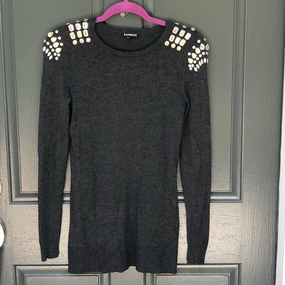 🎀 Express Sweater - Picture 1 of 5